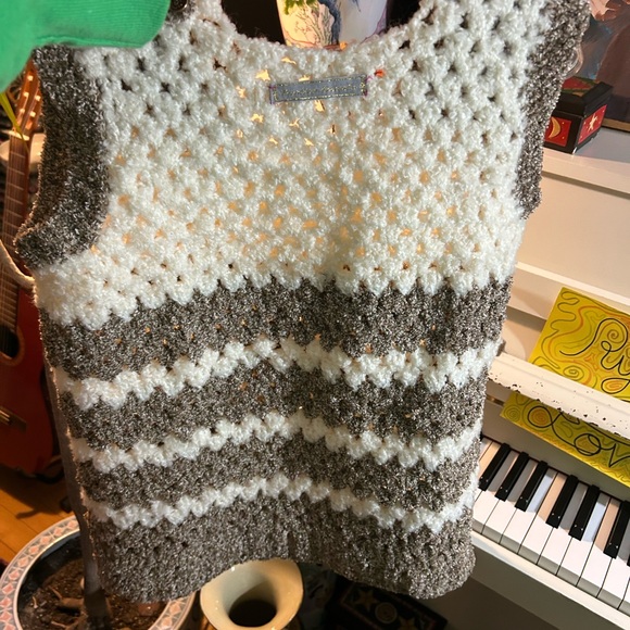 Crochet Sleeveless Top in Cream One Size - Picture 11 of 14